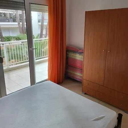 Pefkari Makriammos