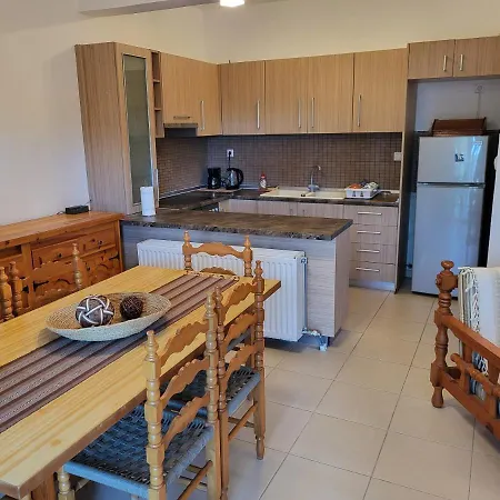 Pefkari Ferienhaus *